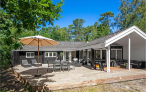 Awesome Home In Nexø With Sauna, Snogebæk